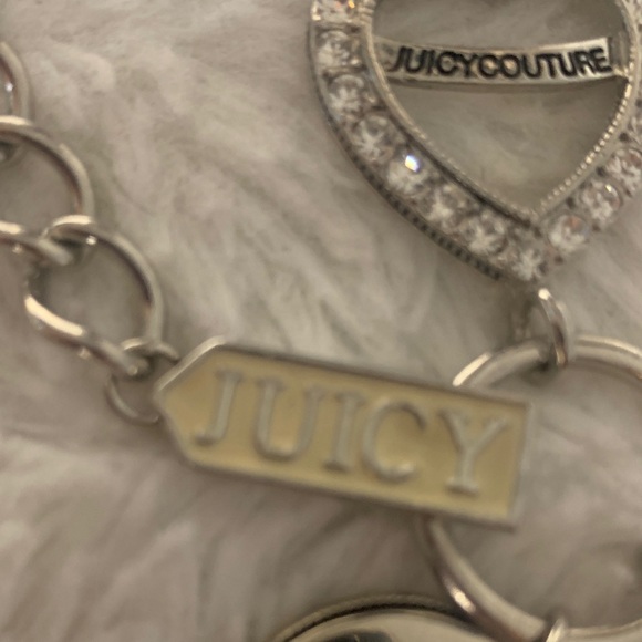Fashion jewelry Juicy Couture Silver Heart Charm bracelet - Picture 6 of 7